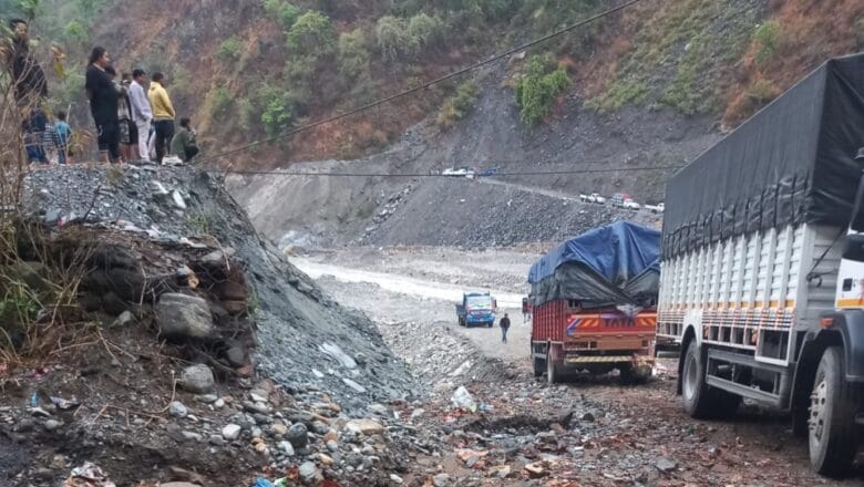 डाइभर्सन बगाएपछि कान्ति लोकपथ अबरुद्ध