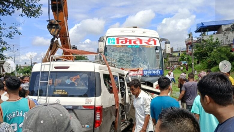 तीव्र गतिले निम्त्याएको क्षति: चितवन दुर्घटनामा एकै परिवारका तीनसहित सातको मृत्यु