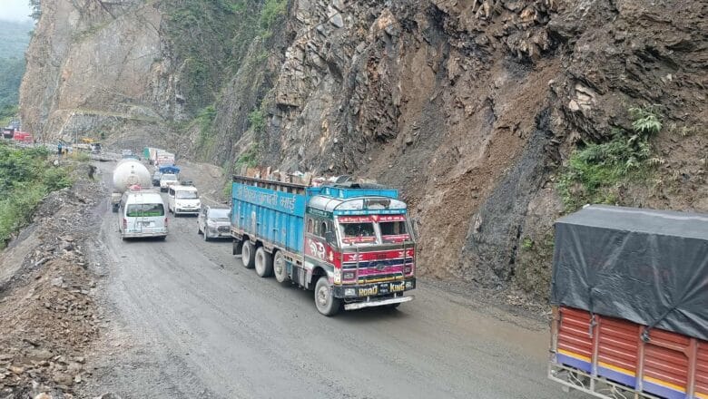 काठमाडौं उपत्यका भित्रिने र बाहिरिने सवारीसाधन असोज १८ देखि २० गतेसम्म सञ्चालनमा रोक