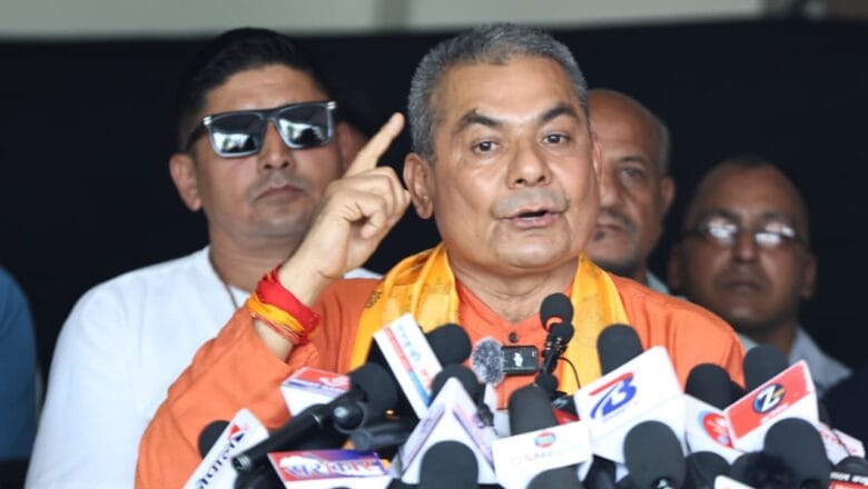 मेडिकल व्यवसायी प्रसाईँ पक्राउ